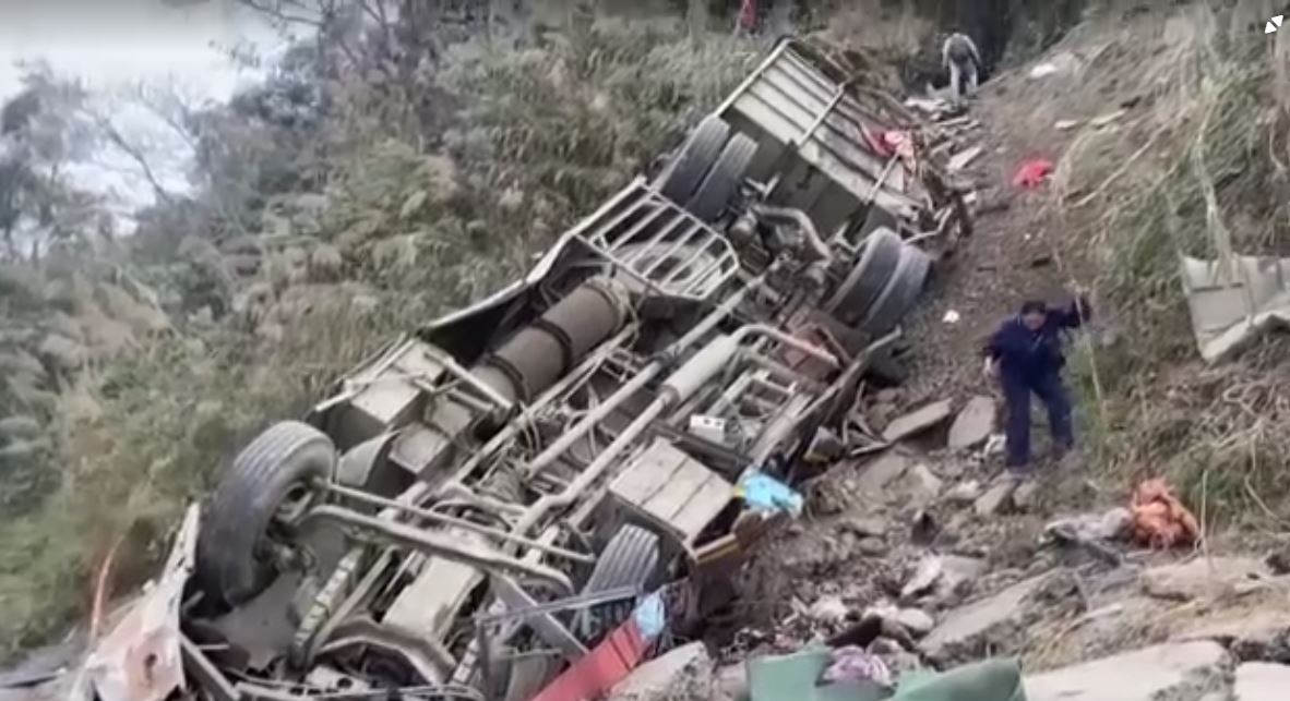 Bus accident in west Nepal kills at least 19